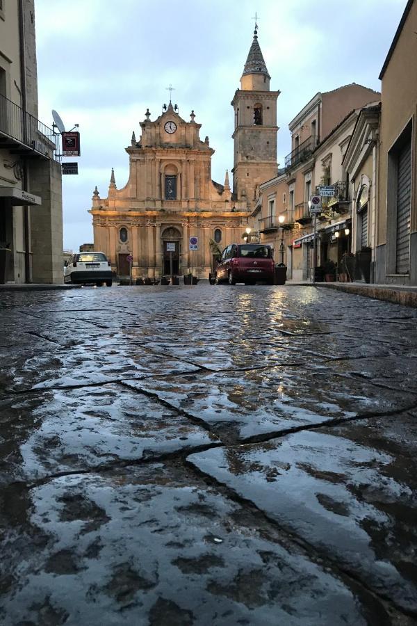 Villa Sopra La Piazza Agira Exterior foto